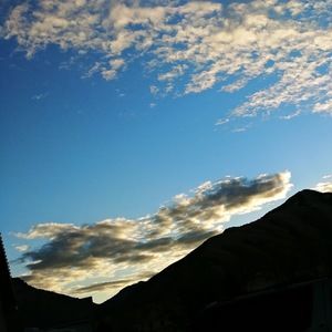 Meet your Posher, Laxer